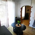 S1 With Balcony 아파트